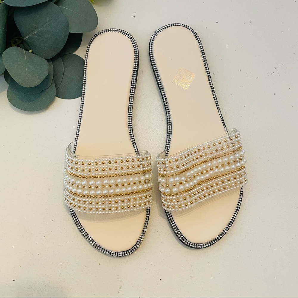 BEAUDRM Pearl Studded Square Toe Sandals